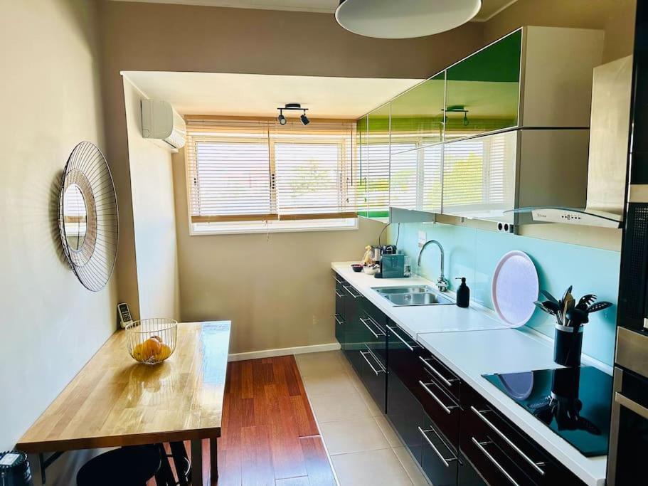 Renovado Com Ac, 2 Wc Completos, Terraco E Garagem Porto Exterior foto